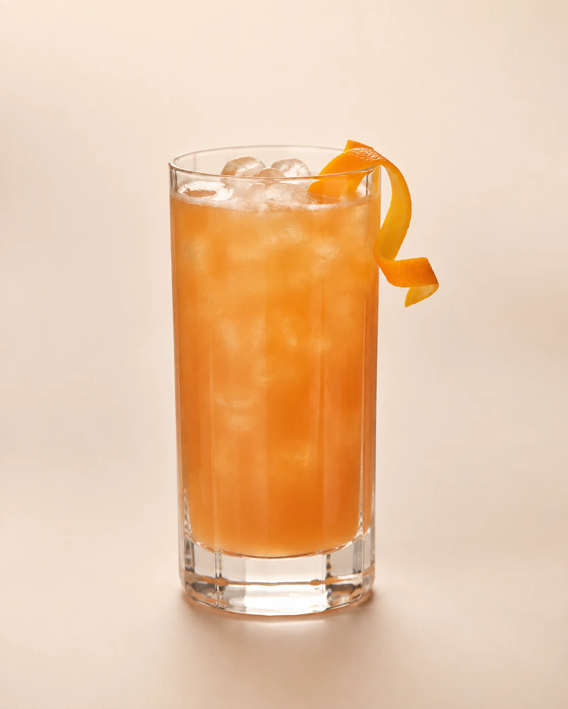 Planter's Punch over ice, a classic rum punch for parties